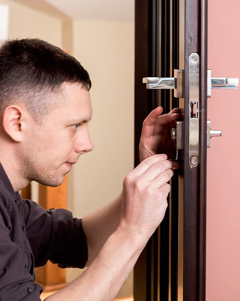 : Professional Locksmith For Commercial And Residential Locksmith Services in Silver Lakes, CA