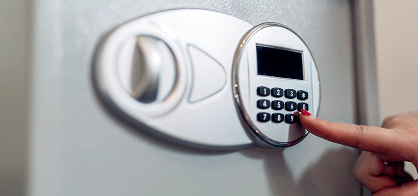 Jewelry Safe Cracking in Silver Lakes, California