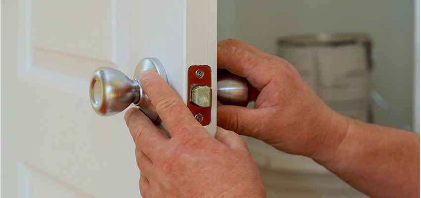 AAA Locksmiths For lock Replacement in Silver Lakes, California