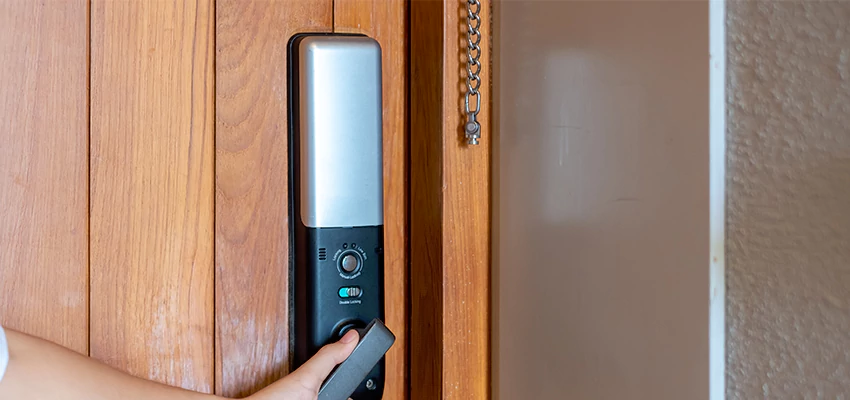 Home Security Electronic Locks Upgrades in Silver Lakes, CA